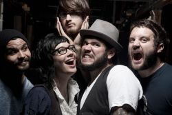 Copyright by www.facebook.com/iwrestledabearonce www.facebook.com/iwrestledabearonce