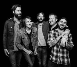 Copyright by www.facebook.com/bandofhorses www.facebook.com/bandofhorses